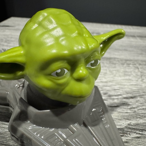 McDonald’s | Star Wars #3: Yoda in Ship (2020) - Collectible Happy Meal Toy - Picture 6 of 9